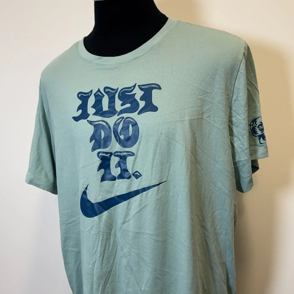 Nike Just Do It Bandana Graphic Skull Tee Sage Green Men’s T-Shirt